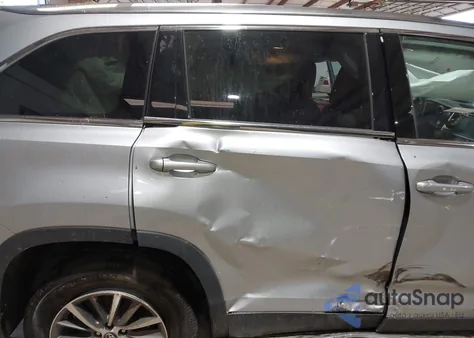 2019 Toyota Highlander Xle z USA, uszkodzony, nr VIN 5TDKZRFH3KS559252